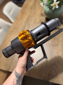 Cyklon Dyson V15 Detect Absolute - 2