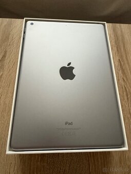 Apple iPad 9.7" (2018) 32GB Wi-Fi Space Gray - 2