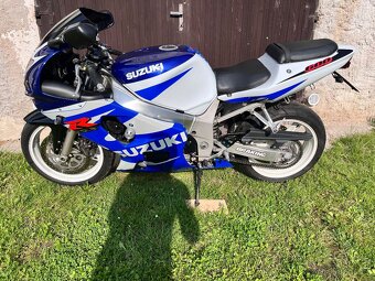 Suzuki GSXR 600 - 2
