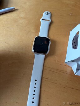 Apple Watch SE 2024 44mm - 2