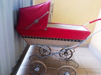 Retro kočárek na panenku - 2