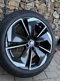 Škoda Octavia 4, RS, letní sada Comet 225/45-18 TOP - 2