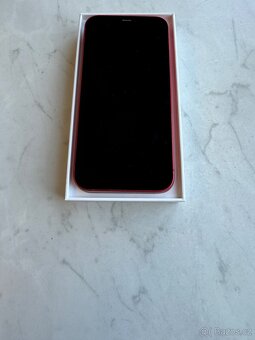 Apple 12 červený 64GB - 2