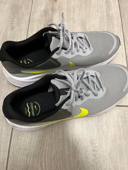 Pánské běžecké tenisky NIKE - 2