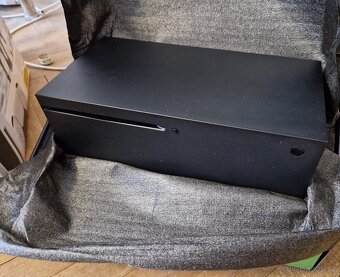Xbox Series X 1TB s mechanikou, záruka do 11/2027 - 2