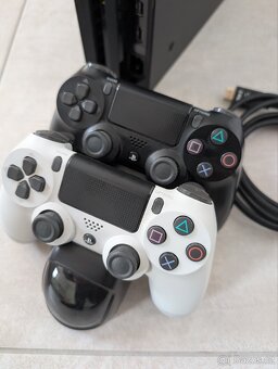 PlayStation 4 Pro - 2