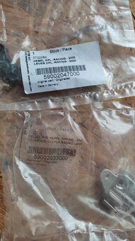 Víčko brzdové kapaliny + páčka dekompresoru KTM r.v2000-2008 - 2