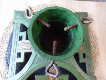 Litinový stojan na vánoční stromek - 2