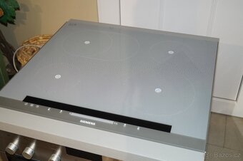 Sklokeramická indukční varná deska Siemens HMIP40C - 2