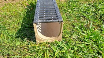 Odvodňovací žlab SELF LINE 100/110 s litinovým roštem - 2