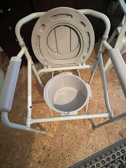 Skládací toaletni křeslo, WC zn.TIMAGO - 2