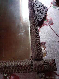 Starožitné vyřezávané zrcadlo - 2