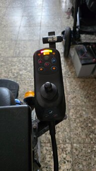 Elektrický invalidní vozík - 2