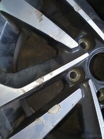 Poškozený elektron R16 - 2