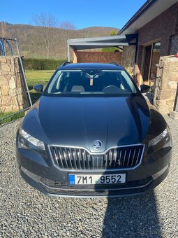 Škoda Superb III šedá - 2