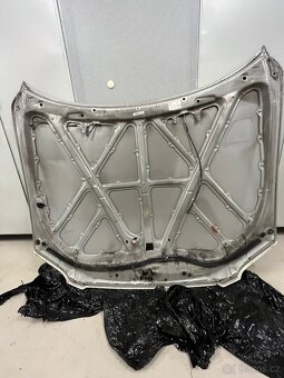 Kapota Lexus IS200 / IS300 mk1 - 2