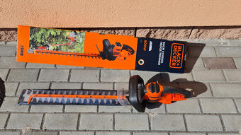 Nůžky na živý plot zn.Black & Decker - 2