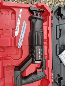 Aku pila ocasku peformance V20 - 2