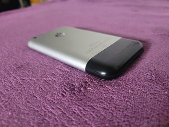 Apple iPhone 3 8gb - 2