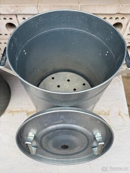Tři zavařovací hrnce - 2