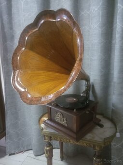 Gramofon s troubou - 2