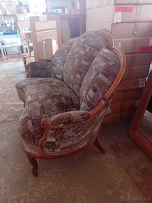 Starožitná sofa. - 2