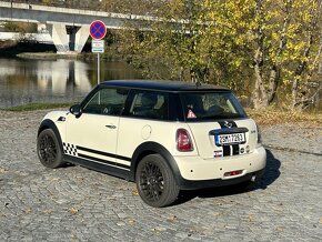 Mini Cooper 1,6/90kw,automat,69000km,s možností odečíst DPH - 2