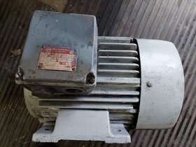 Prodám třifázový motor 4kW 1440ot. - 2
