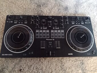 Pioneer DJ DDJ-REV1 DJ Controller - 2