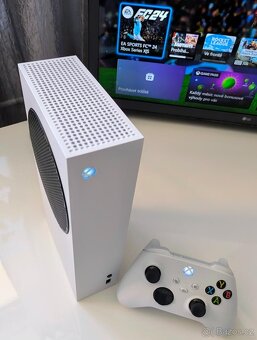 Herní konzole Microsoft Xbox Series S - 2