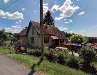 Rodinný dům s pozemky v obci Skořice, ID 7324e 1607 - 2