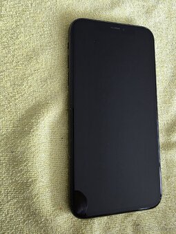 Apple iPhone XR 128GB - 2