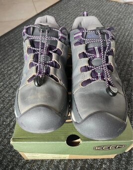 Keen (Targhee low WB), nové 39 (25,5 cm) - 2