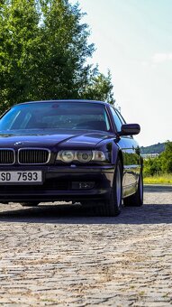 BMW E38 740i V8 4.4 - 2