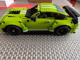 LEGO Technic 42138 Ford Mustang Shelby GT500 - 2