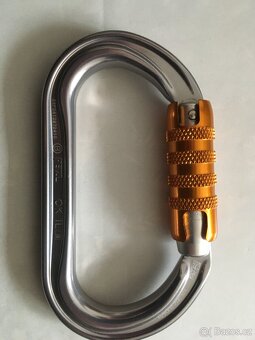 Karabína karabínka Petzl OK - triact lock, nová - 2