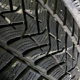Zimní pneu 205/55 R17 98V Dunlop 5mm - 2