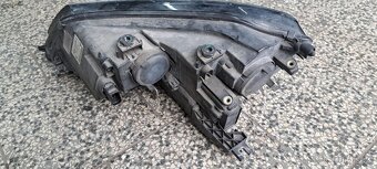 Prodám pravé přední světlo WV Sharan 7n - 2