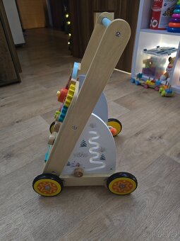 Dřevěné multifunkční chodítko - 2