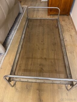 Funkcionalistická postel - 2