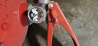 Hasící přístroj 6kg práškový. - 2