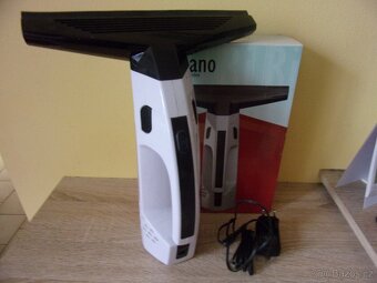 Prodám Čistič skel (vysavač) - 2