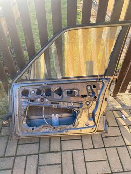 Přední pravé dveře - 2
