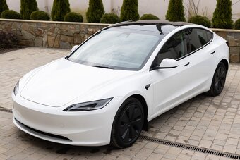 Tesla model 3 - 2