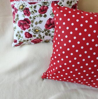 Dva povlaky na polštářky máky - 2