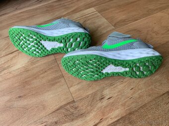 Tenisky nike velikost 29,5 - 2
