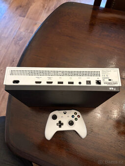 Xbox One S - 2