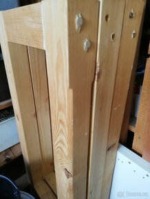 Dřevěný stojan - 2