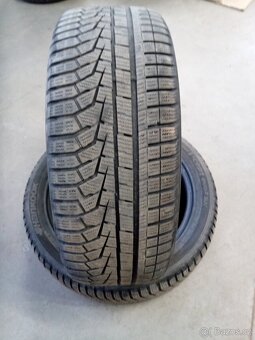 K prodeji 2 ks pneu rozměr 235/50 R 19 - 2