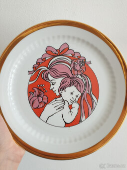 Starožitný porcelánový talíř Matka a děťátko - 2